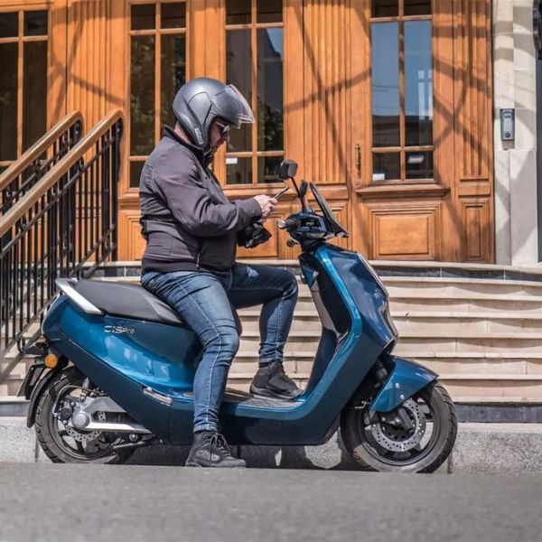 Un scooter idéal pour les déplacements quotidiens en ville
