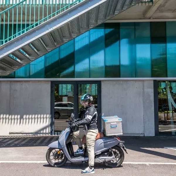 eccity cargo3 : scooter électrique pour les professionnels