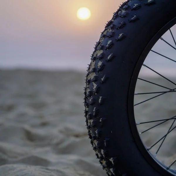 Pneus 20 pouces, idéal pour la conduite dans le sable