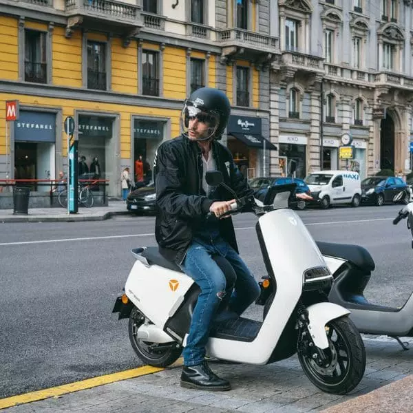 Le G5 pro est un scooter homologué 2 places