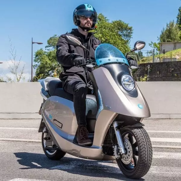 Un scooter électrique puissant et sécurisé