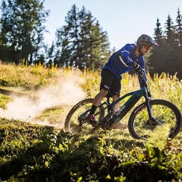 Un VTT électrique au style sportif