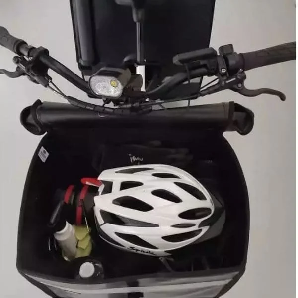Un vélo électrique pour transporter du matériel
